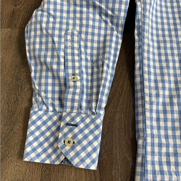 Tommy Hilfiger Button down shirt. Men’s size large. Like new condition! - Picture 6 of 10